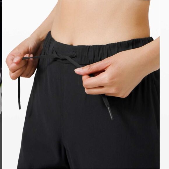 Lululemon Essential Affinity Mid Rise Jogger Black - Picture 3 of 15